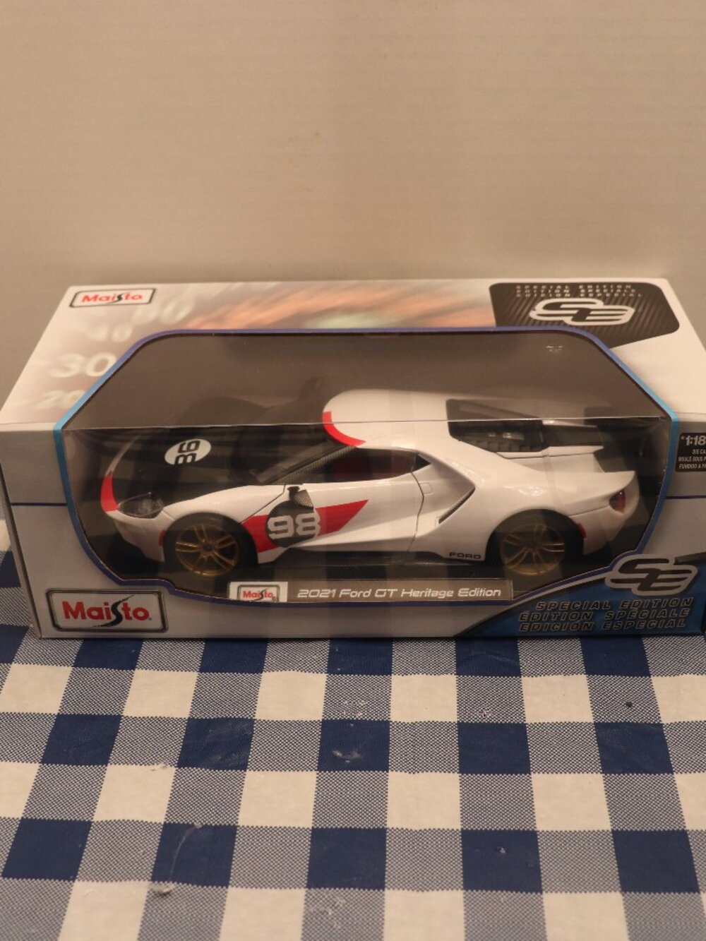 Maisto Special Edition 2021 Ford GT Heritage Edition White 1:18 Diecast